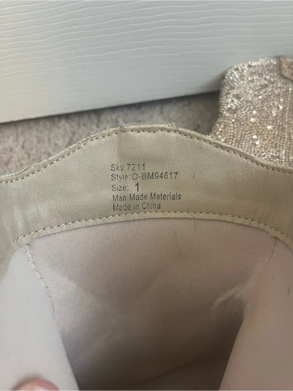Badgley Mischka Girls size 1 Crystal-Embellished Ankle Boots in Rose Gold